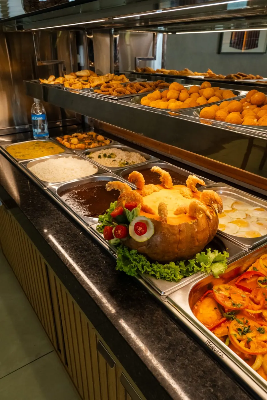 Pratos quentes do buffet
